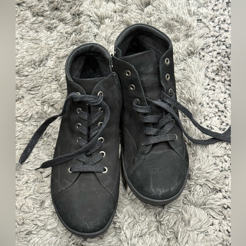 HARTJES XS Black Suede Side Zip Ankle Boots Women's Size 7.5
